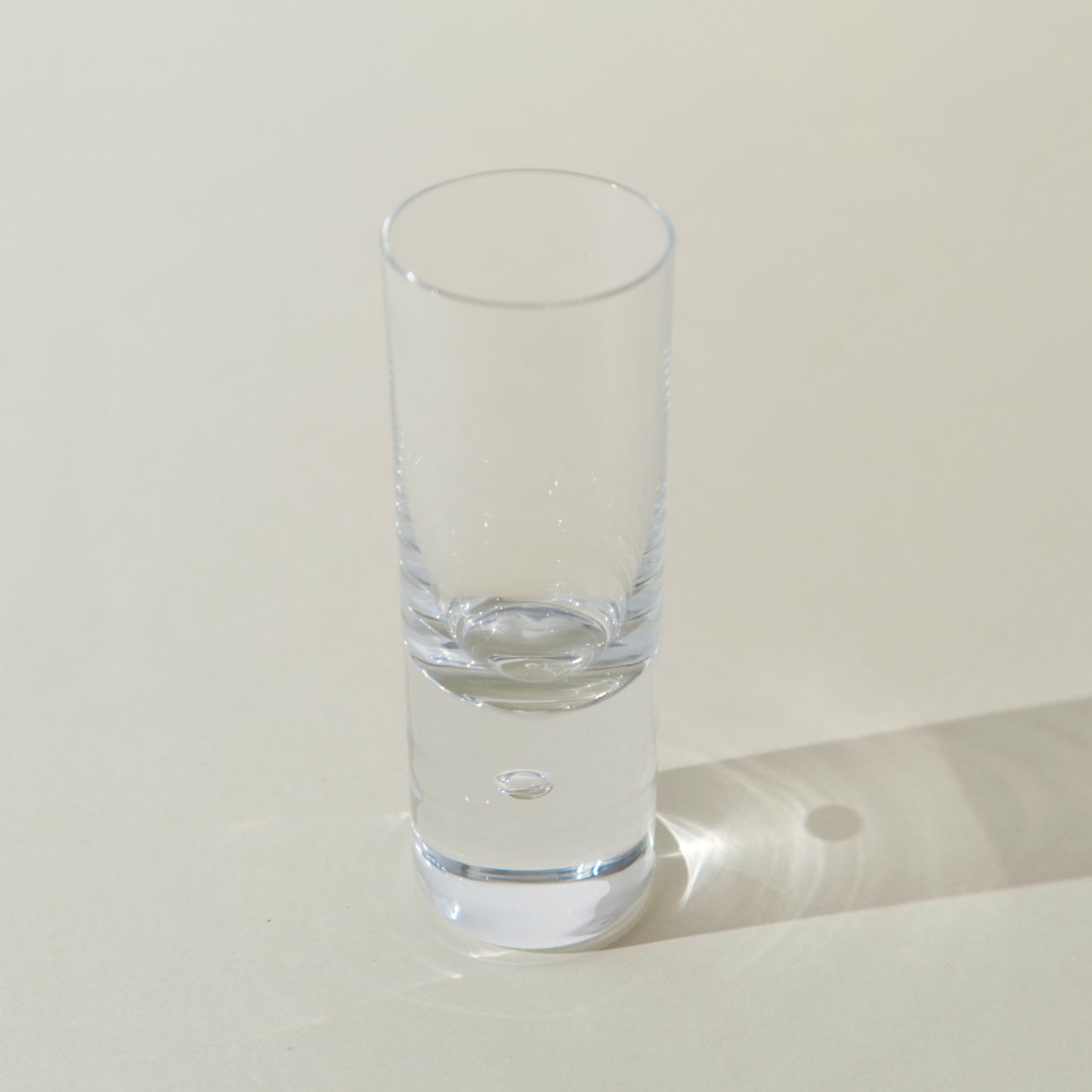 GLASS CUP WITH SMALL BUBBLE