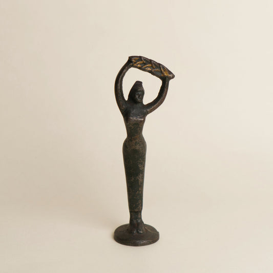 IRON FIGURINE WOMAN